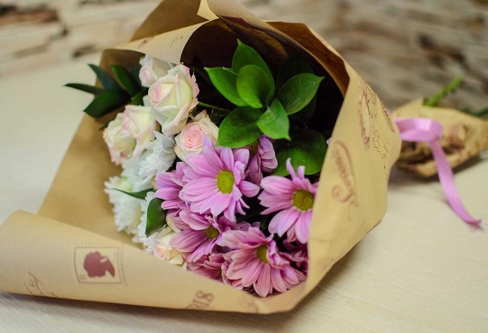 Букет цветов из: Розы и Хризантемы в Новоблагодарном