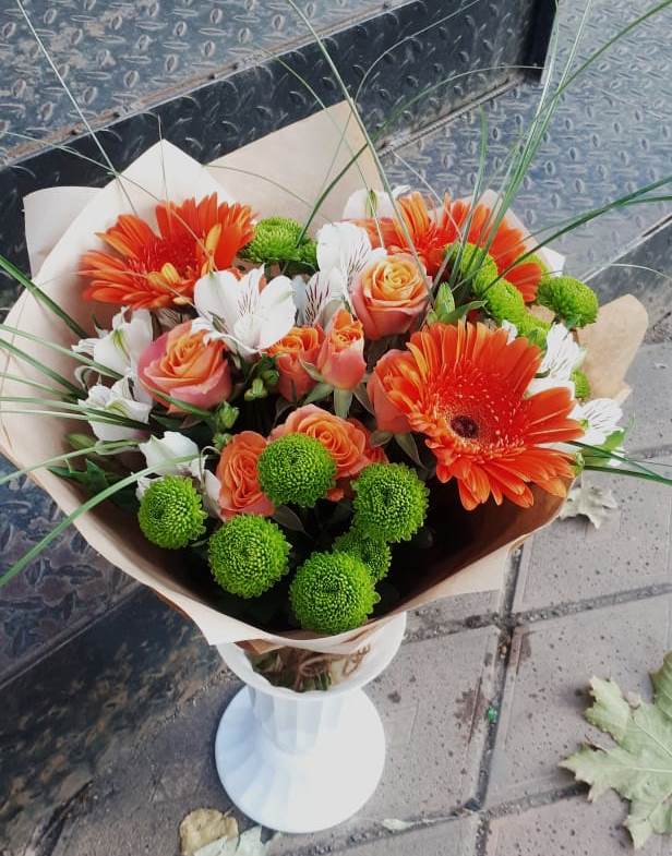 Букет цветов из: Герберы, Хризантемы, Альстромерии и Розы в Новоблагодарном