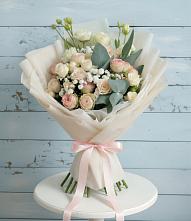 Букет цветов из:  Розы и Лизиантусы в Новоблагодарном