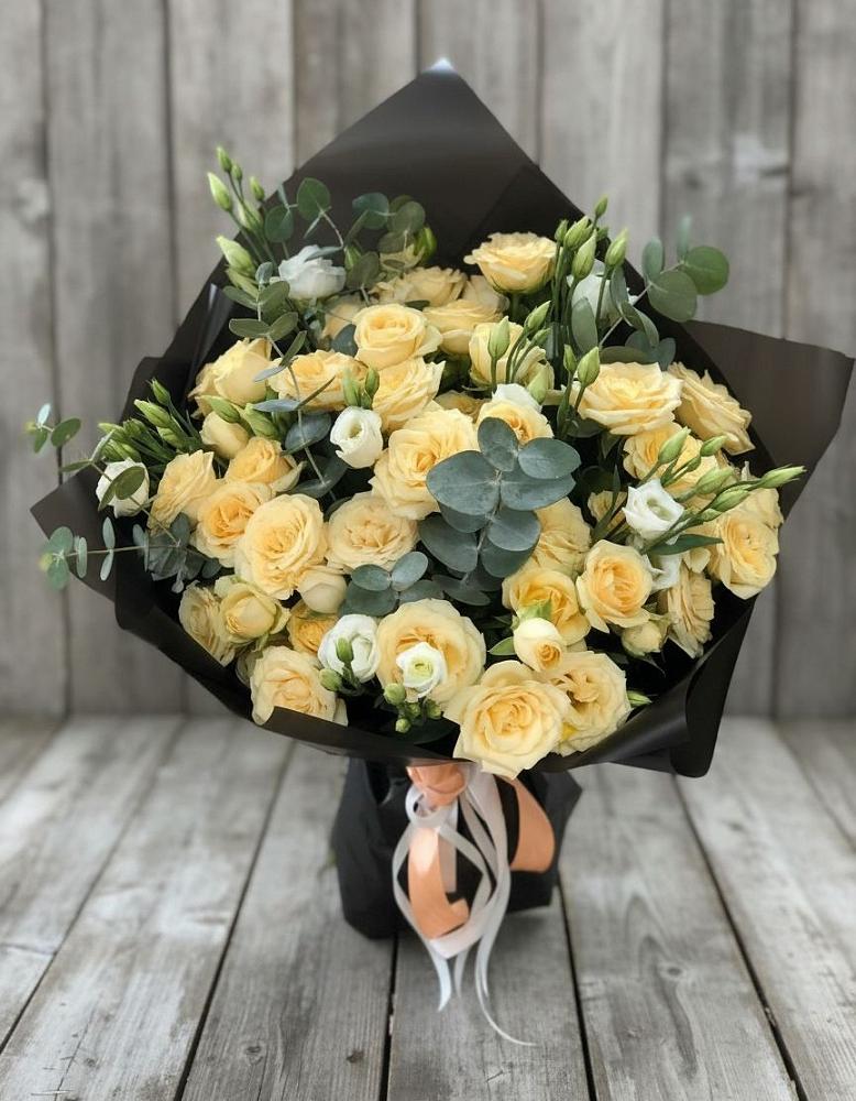 Букет цветов из: Розы и Лизиантусы в Новоблагодарном