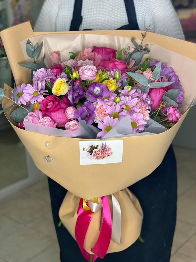 Букет цветов из: Хризантемы, Гвоздики и Альстромерии в Новоблагодарном