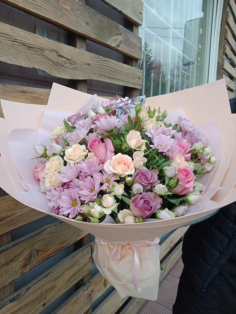 Букет цветов из: Розы и Хризантемы в Новоблагодарном