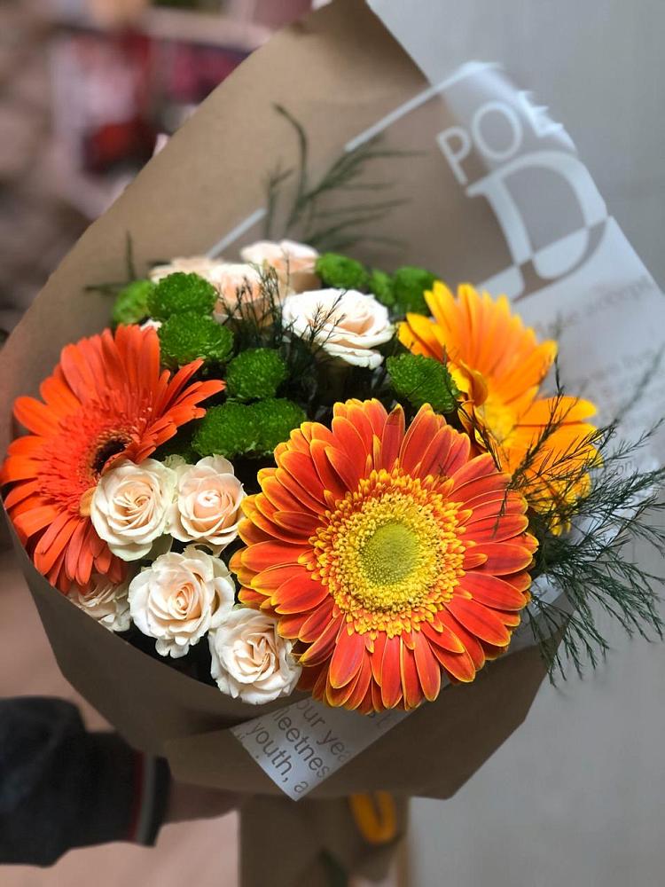 Букет цветов из: Герберы, Хризантемы и Розы в Новоблагодарном