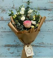 Букет цветов из:  Розы и Лизиантусы в Новоблагодарном