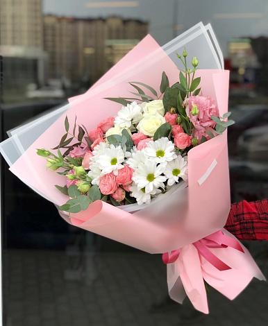 Букет цветов из: Розы, Лизиантусы и Хризантемы в Новоблагодарном